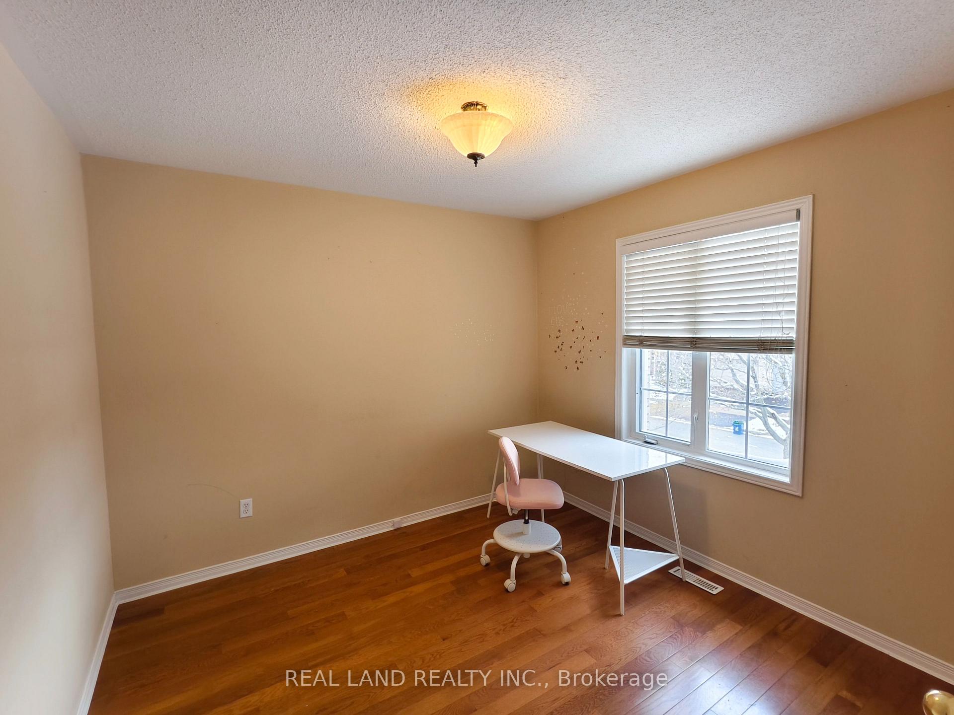 68 Waterton Crescent, Richmond Hill 4