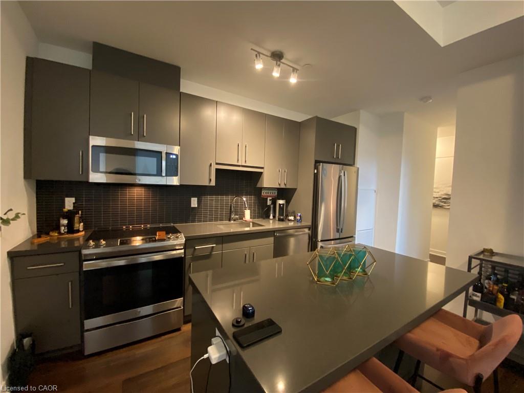 304 - 2007 James Street, Burlington 3