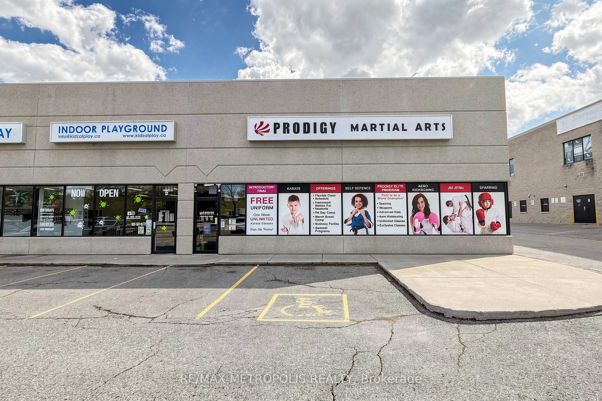 1 - 6991 Millcreek Drive Mississauga Ontario Canada Lease commercial   RE/MAX Metropolis Realty Brokerage*
