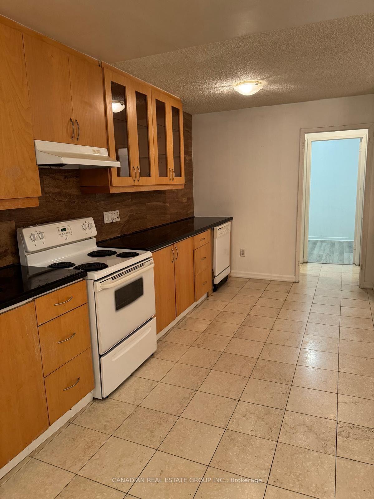 232 - 2095 Roche Court, Mississauga 5