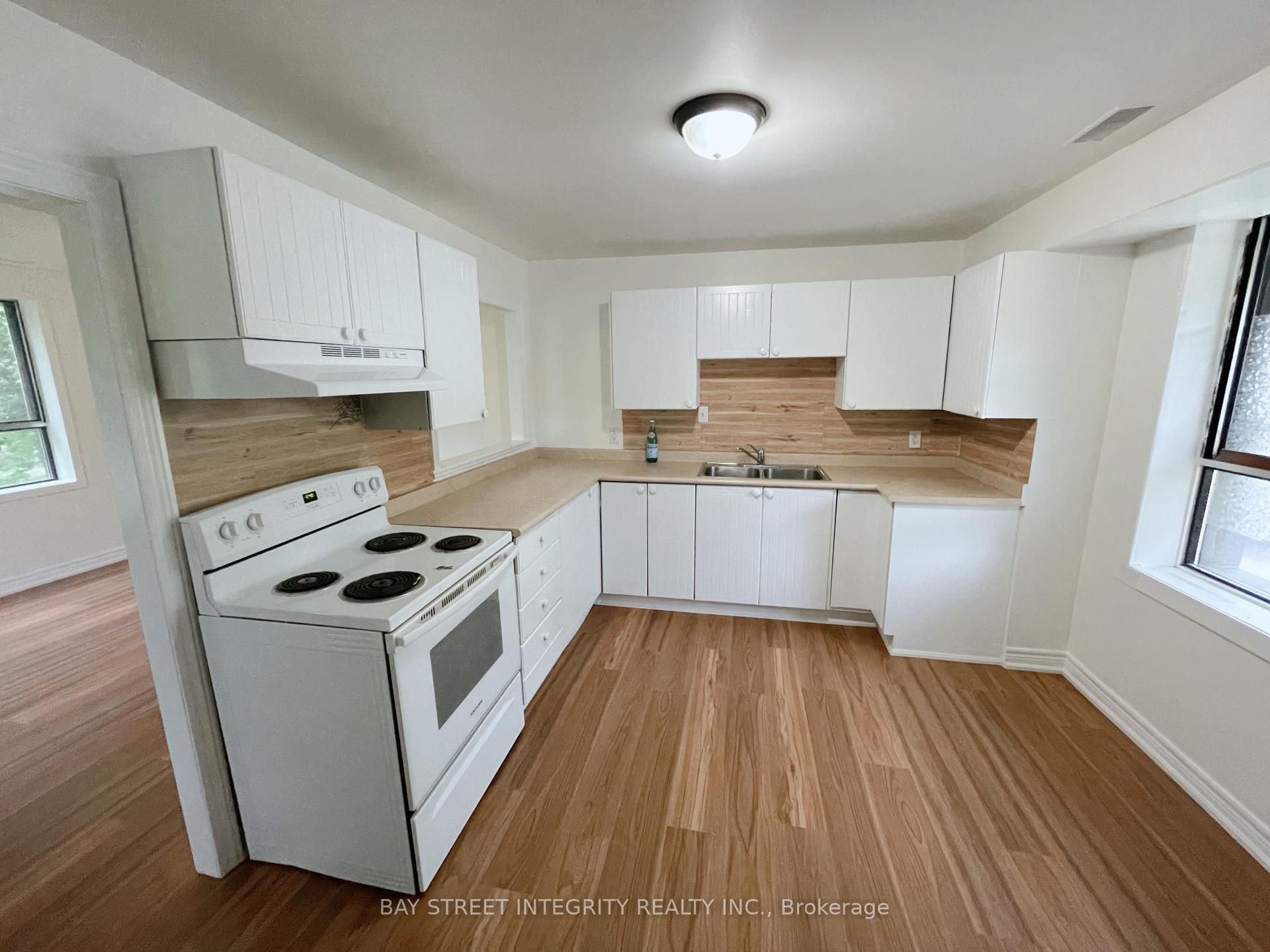 Main floor - 320 Miami Drive, Georgina 2