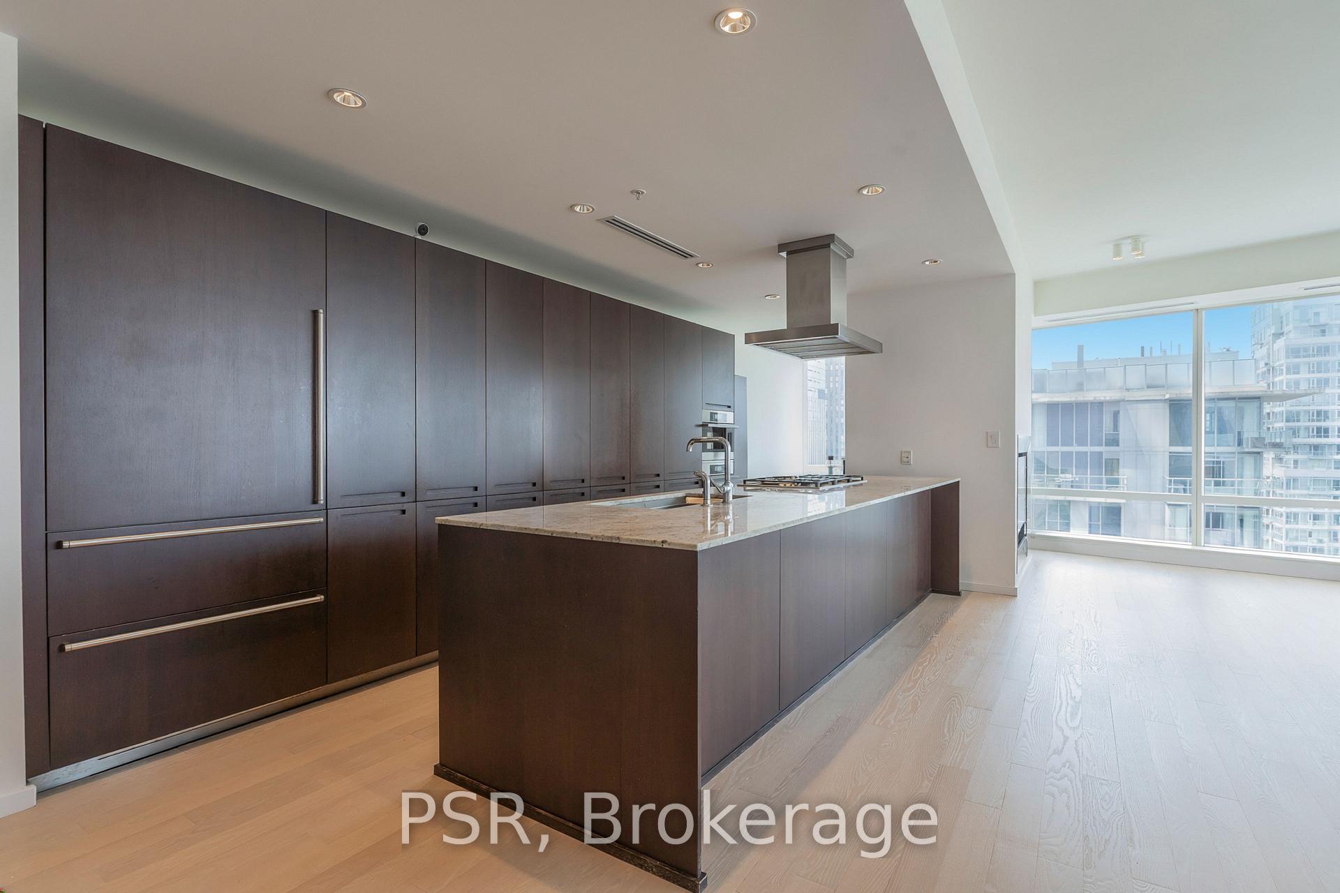 3505 - 180 University Avenue, Toronto 4