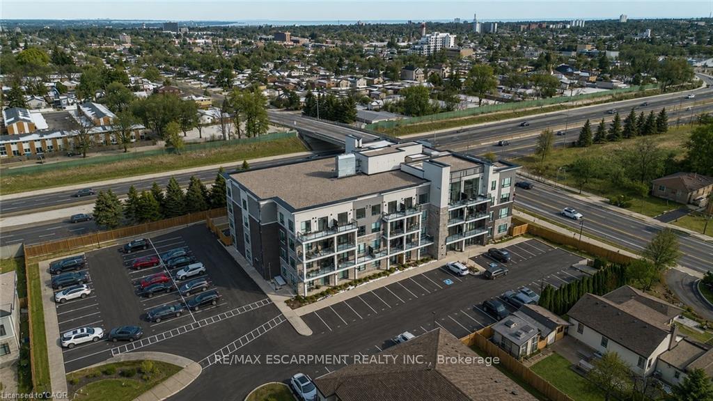 107 - 120 Springvalley Centre Hamilton Ontario Canada Sale residential   The Kazan Realty Group