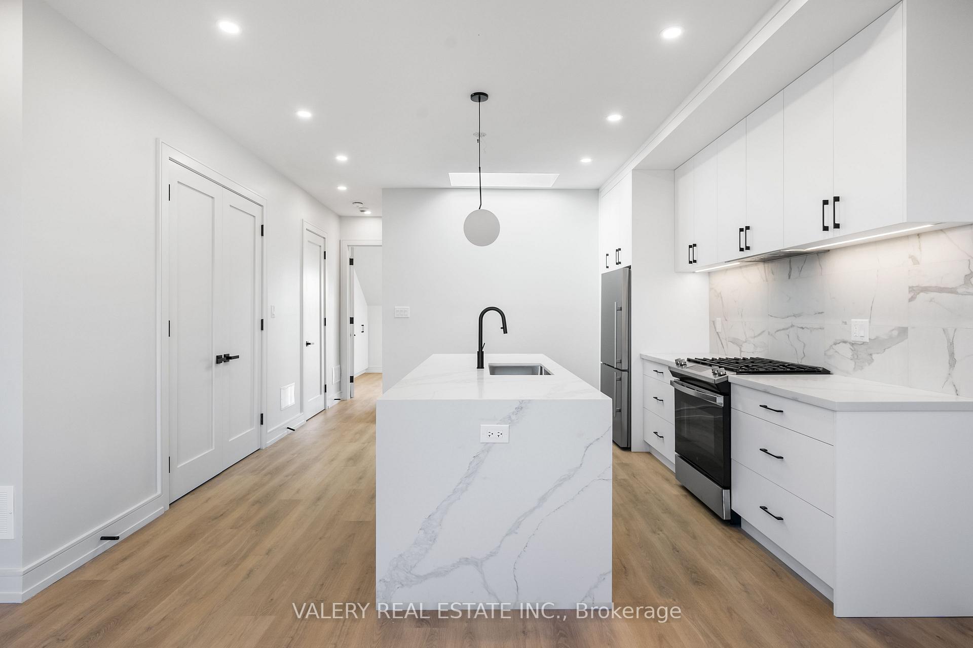 4 - 3rd Floor - 158 Dovercourt Road, Toronto 3
