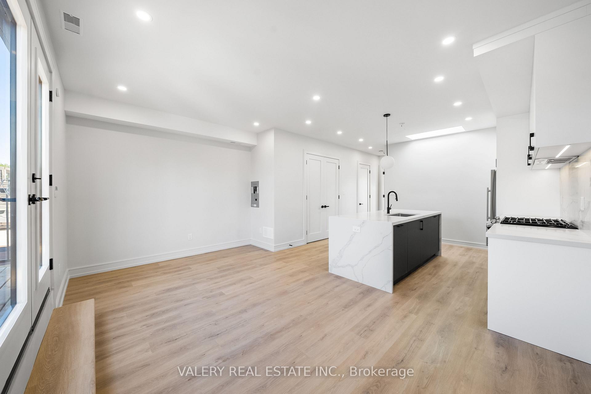 4 - 3rd Floor - 158 Dovercourt Road, Toronto 2