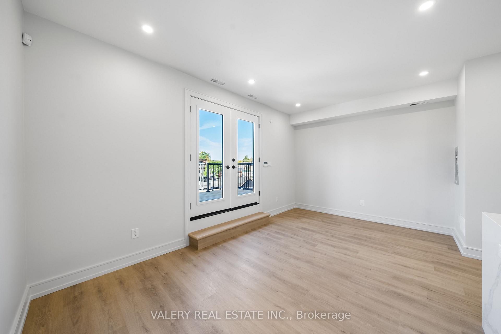 4 - 3rd Floor - 158 Dovercourt Road, Toronto 5