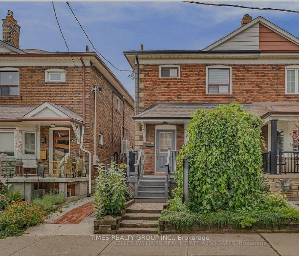 Lower - 24 Coolmine Road, Toronto 3