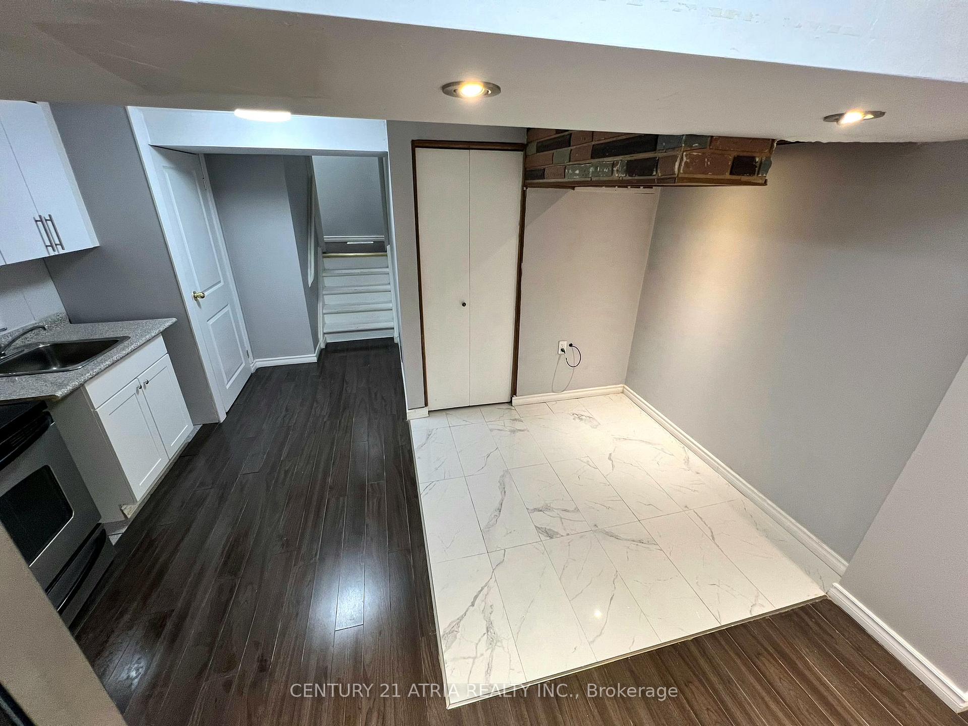 Lower - 39 Frankton Crescent, Toronto 3