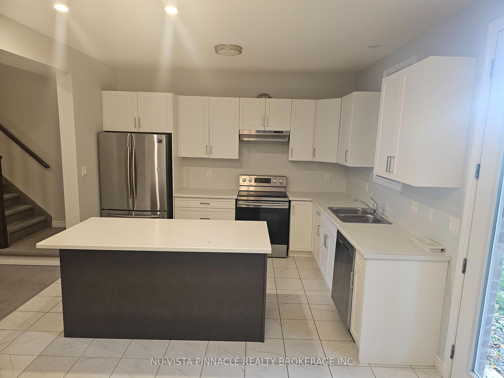 2039 Cedarpark Drive, London North 4