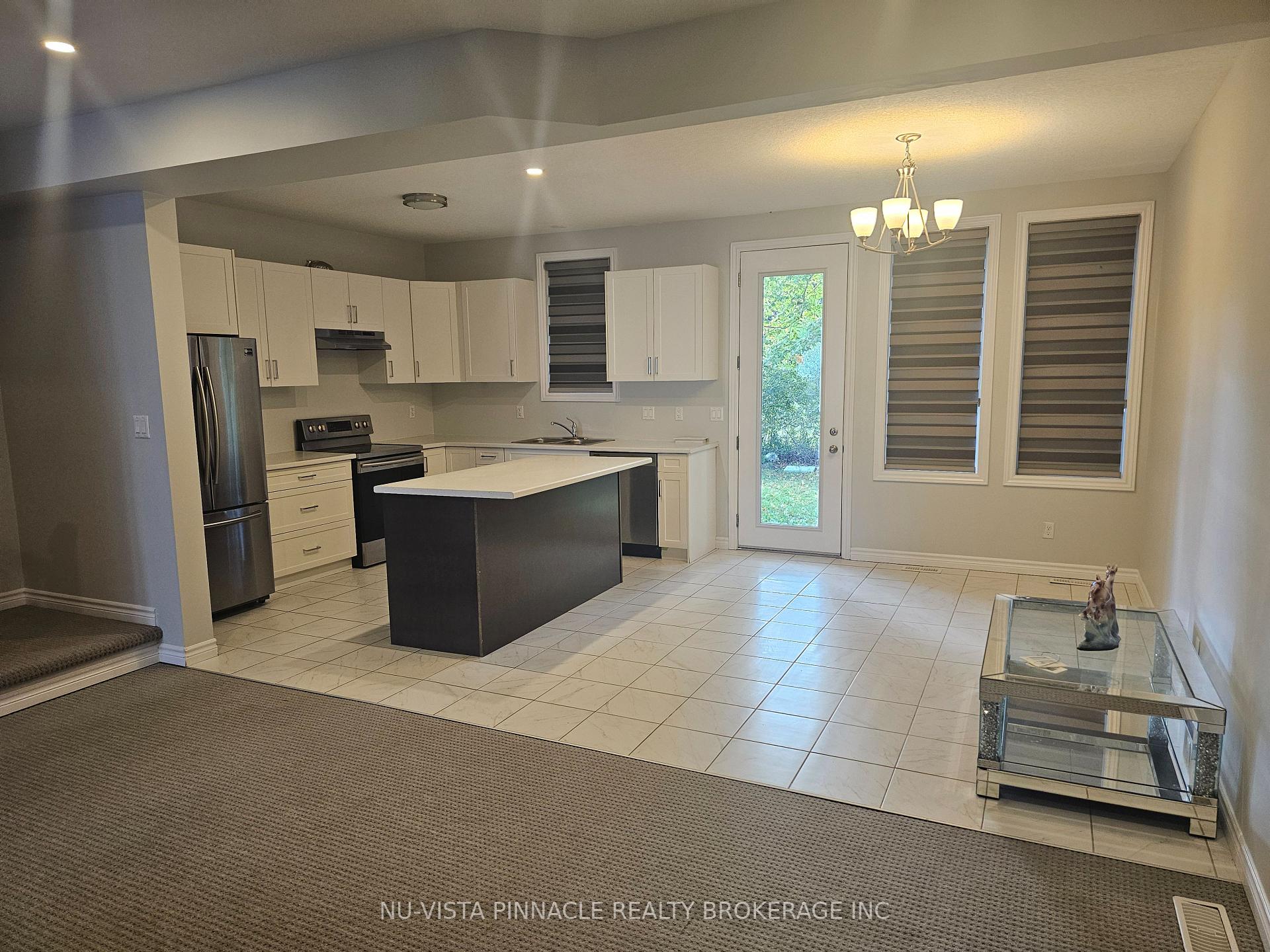 2039 Cedarpark Drive, London North 2