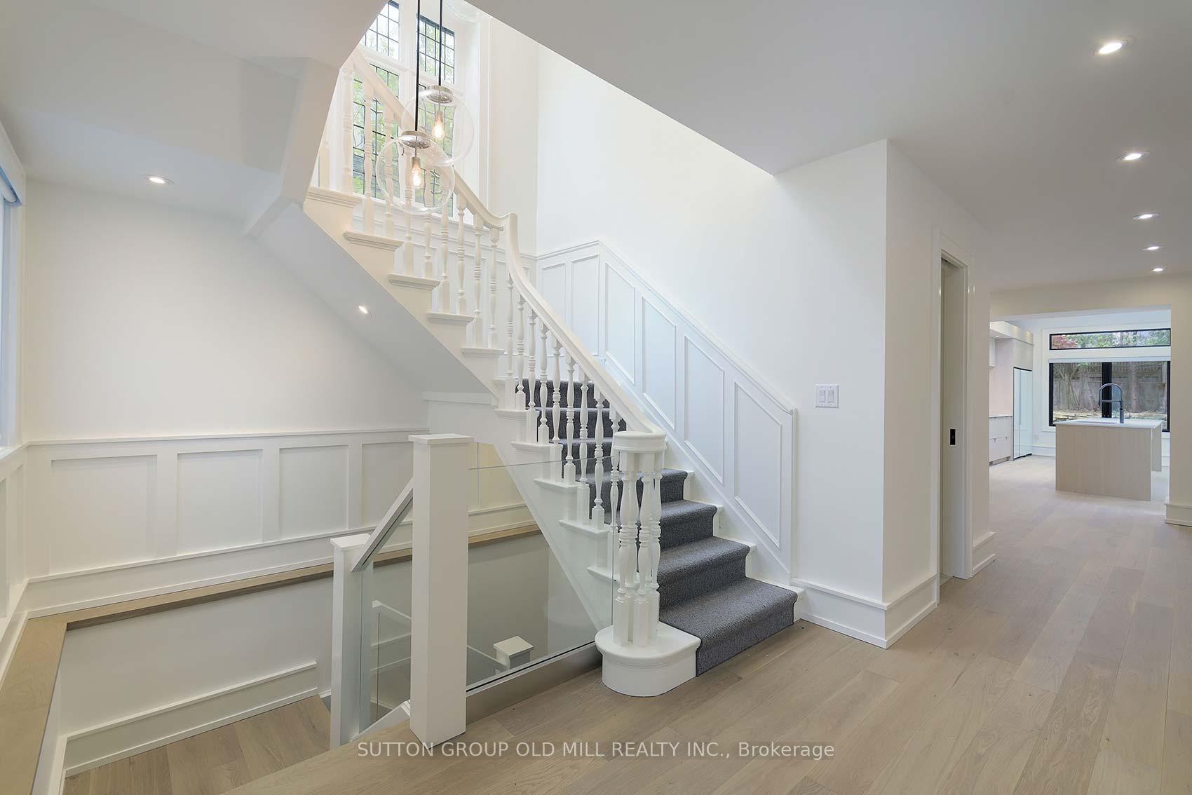 20 The Kingsway, Toronto 5