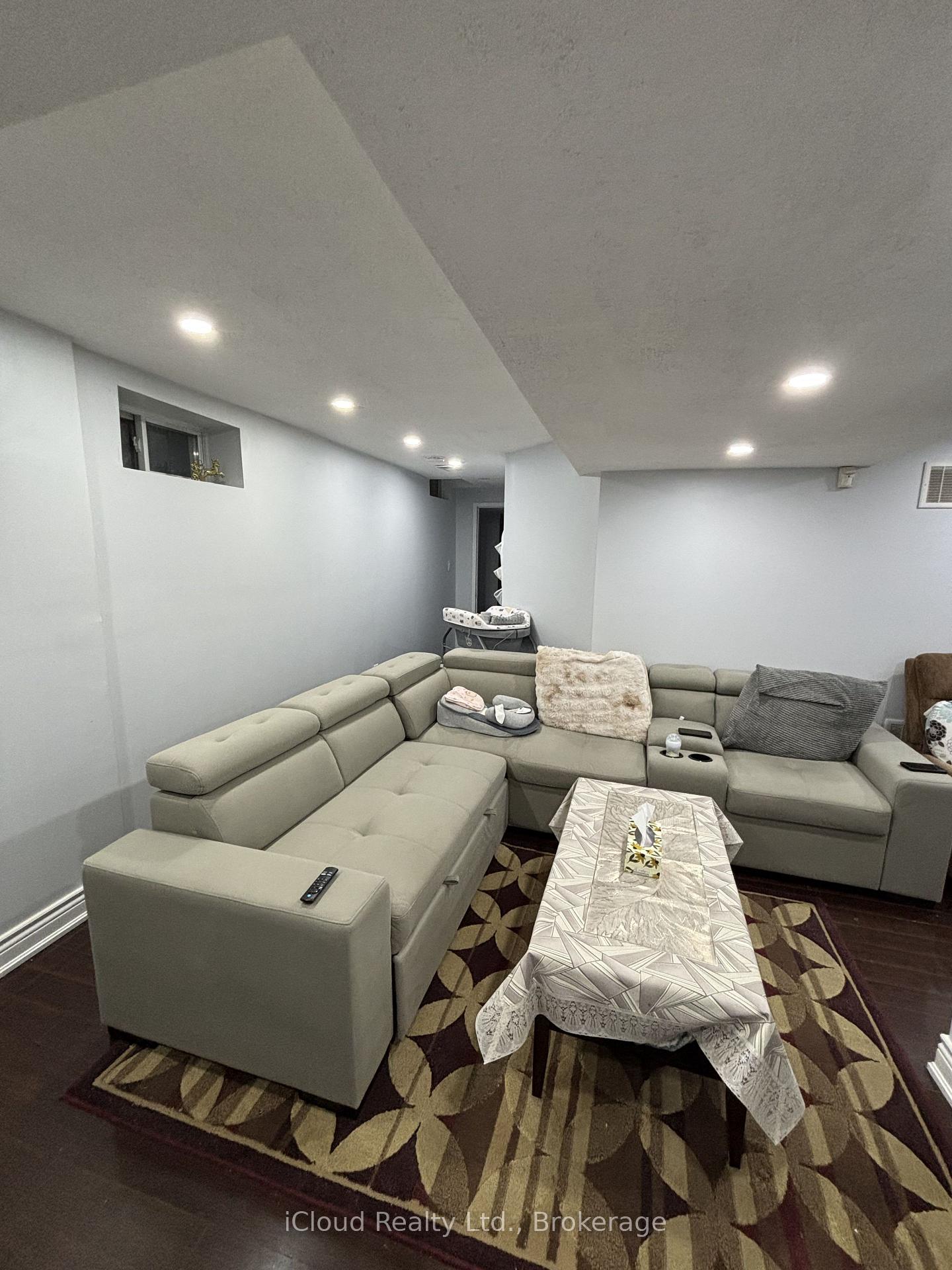 Bsmt - 37 Duggan Drive, Brampton 2