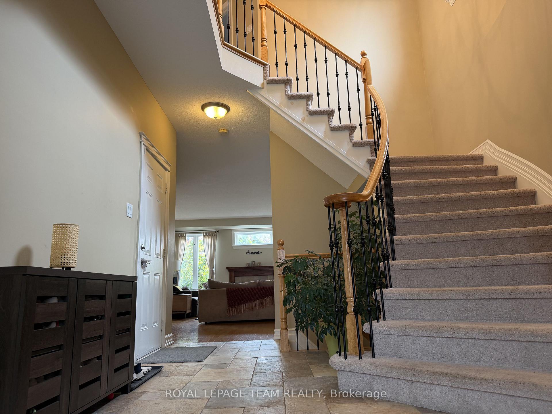 251 Tofino Private, Ottawa 2