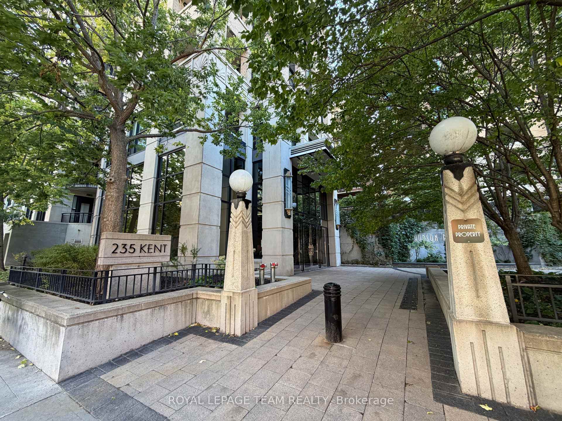 911 - 235 Kent Street, Ottawa 2
