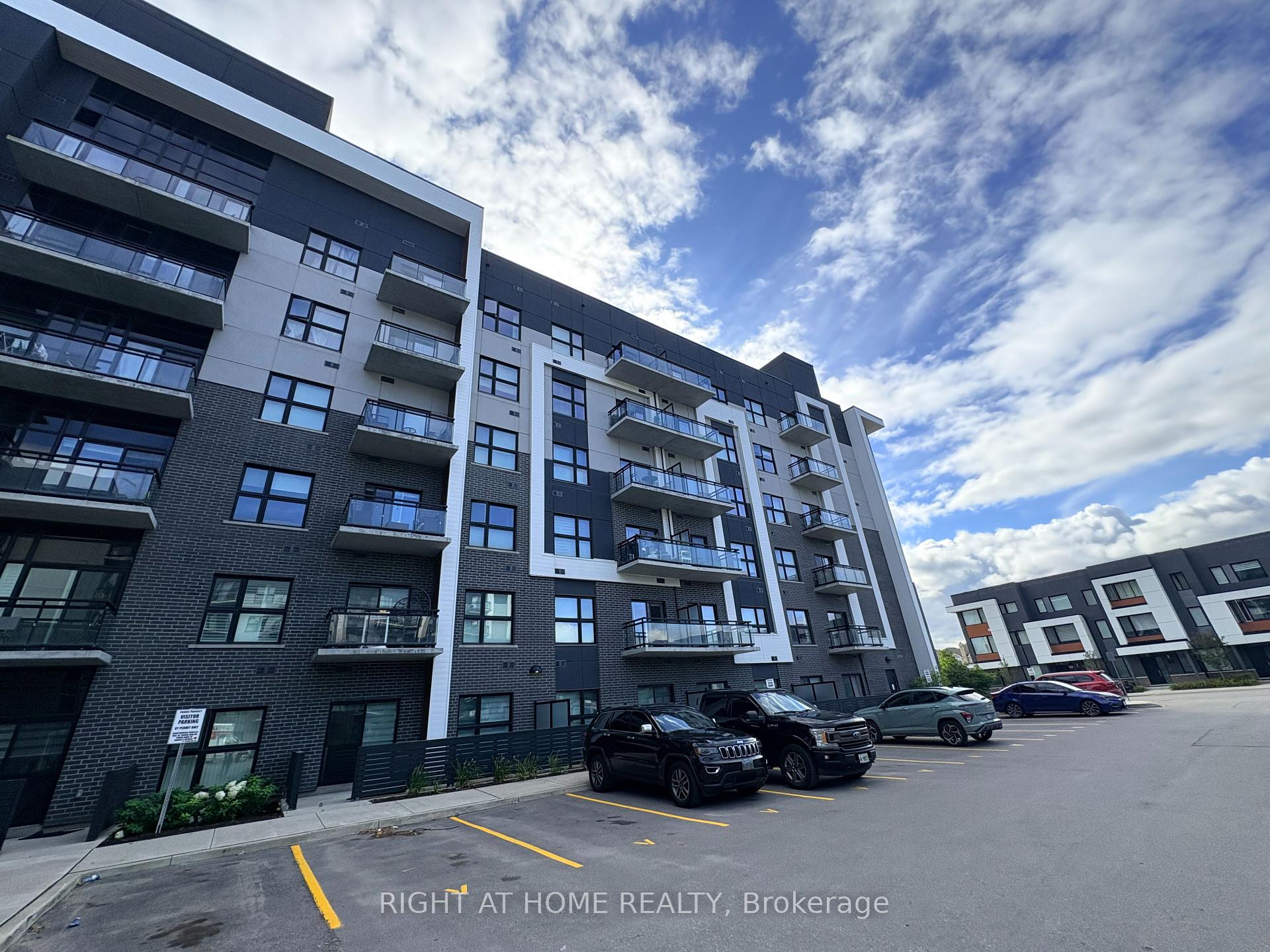 527 - 102 GROVEWOOD Common Oakville Ontario Canada Rented residential Imtiaz Kiani Right at Home Realty, Brokerage*