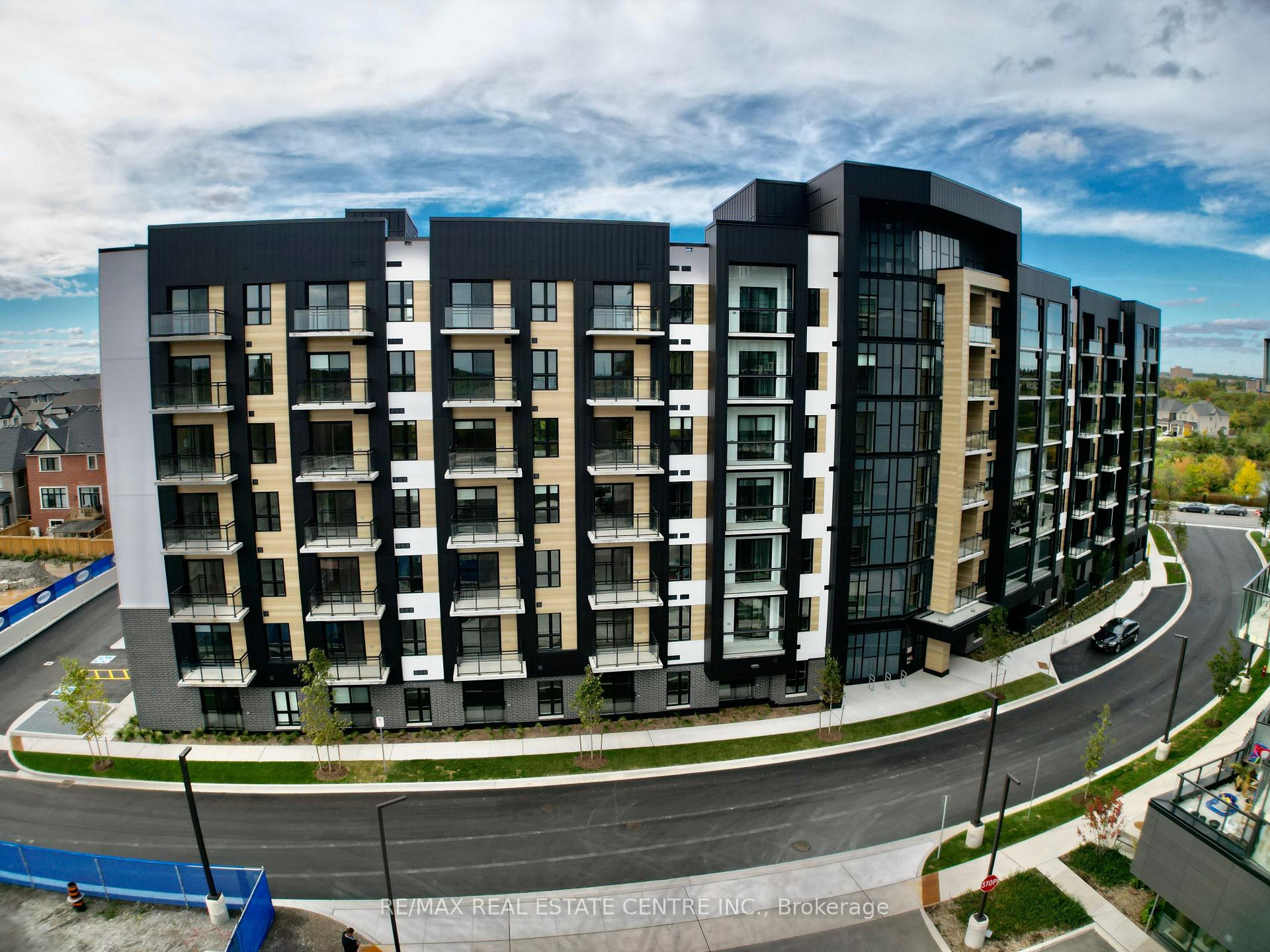 411 - 3008 William Cutmore Boulevard, Oakville 2