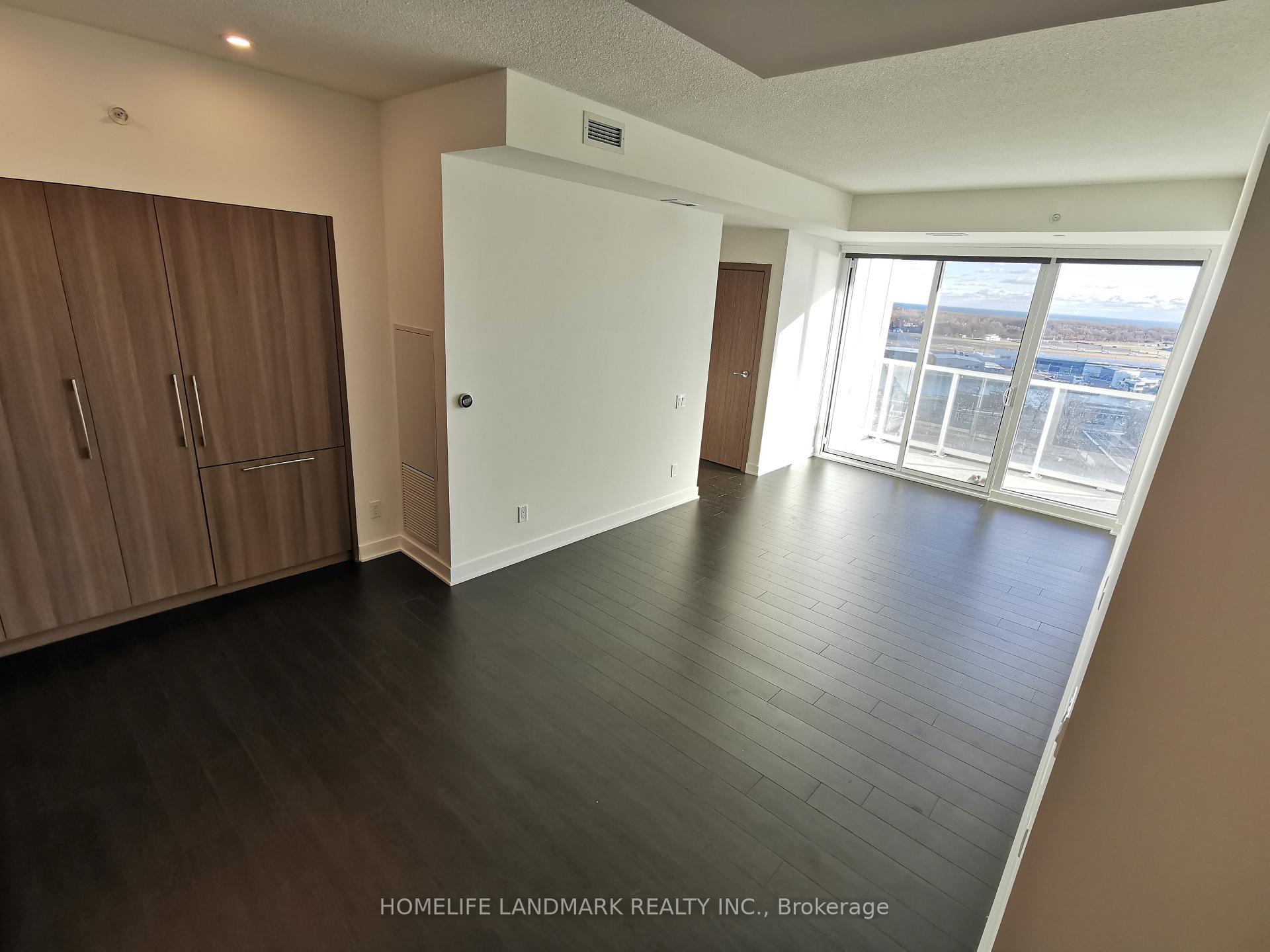 2115 - 17 Bathurst Street, Toronto 4