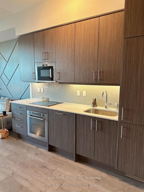 503 - 297 College Street, Toronto 3