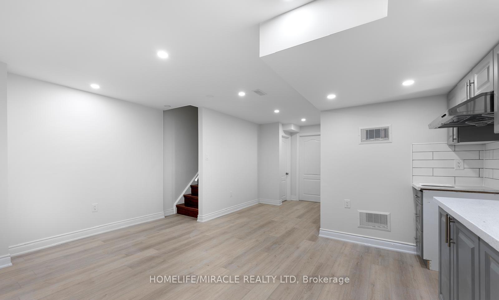 Bsmt - 21 Palm Tree Road, Brampton 3