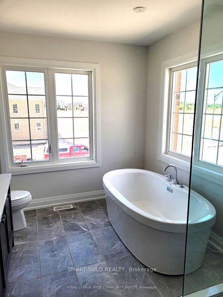 2 Lorrain Hand Crescent, Georgina 5
