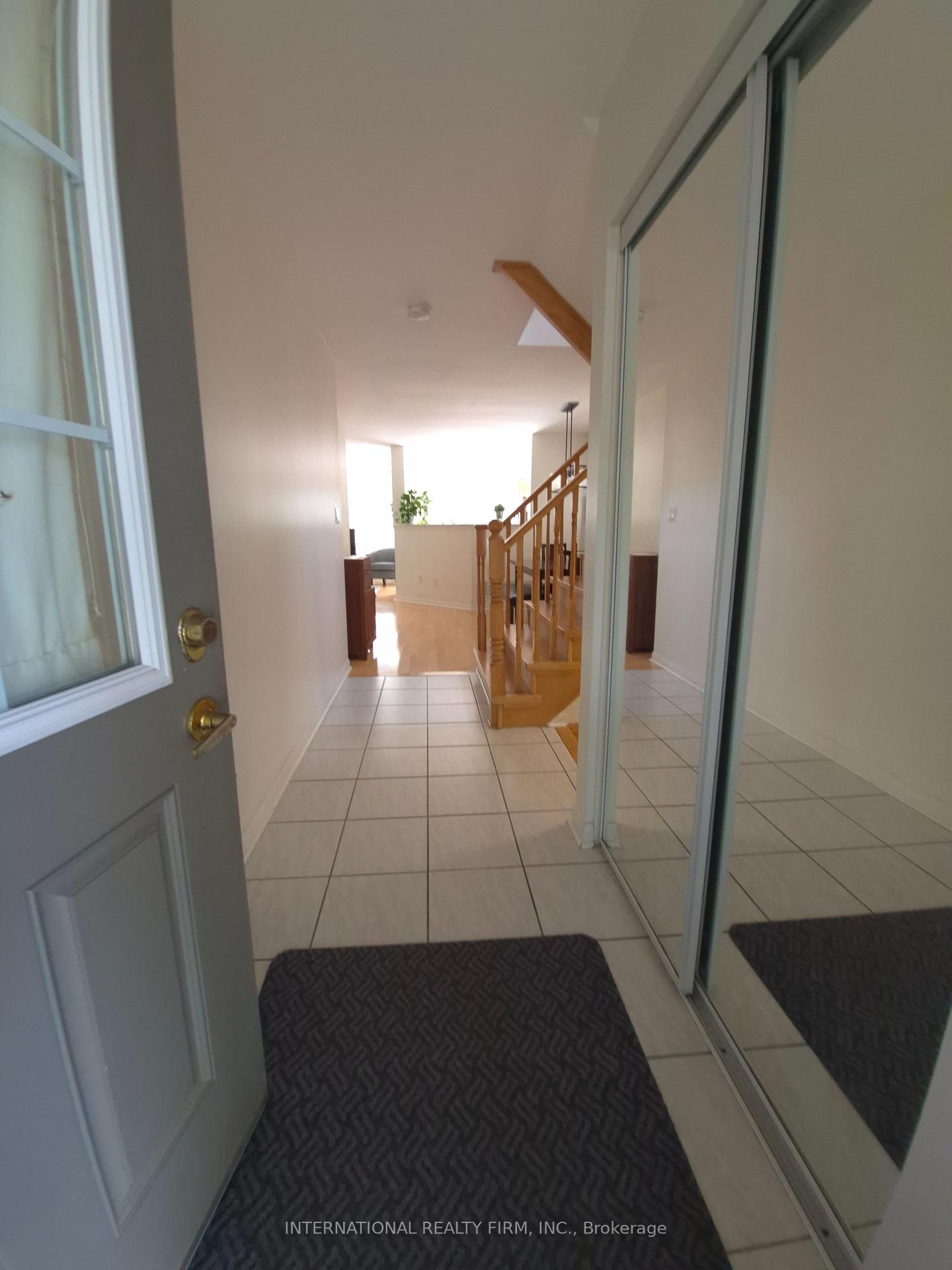 2588 Valleyridge Drive, Oakville 3