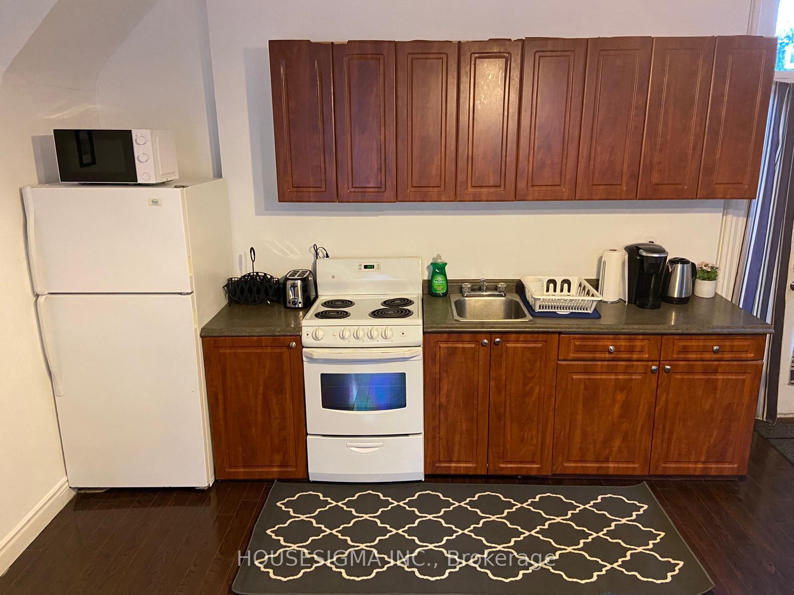 Main #1 - 104 Pembroke Street, Toronto 4