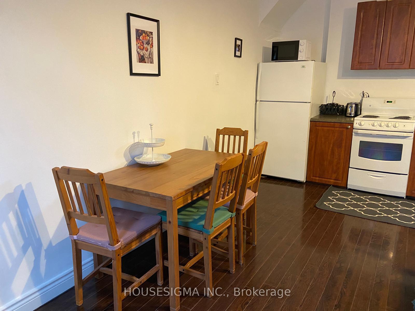 Main #1 - 104 Pembroke Street, Toronto 5