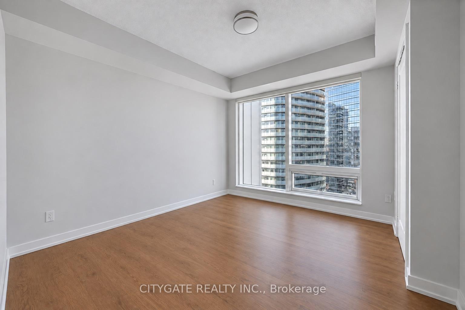 2003 - 10 York Street, Toronto 5