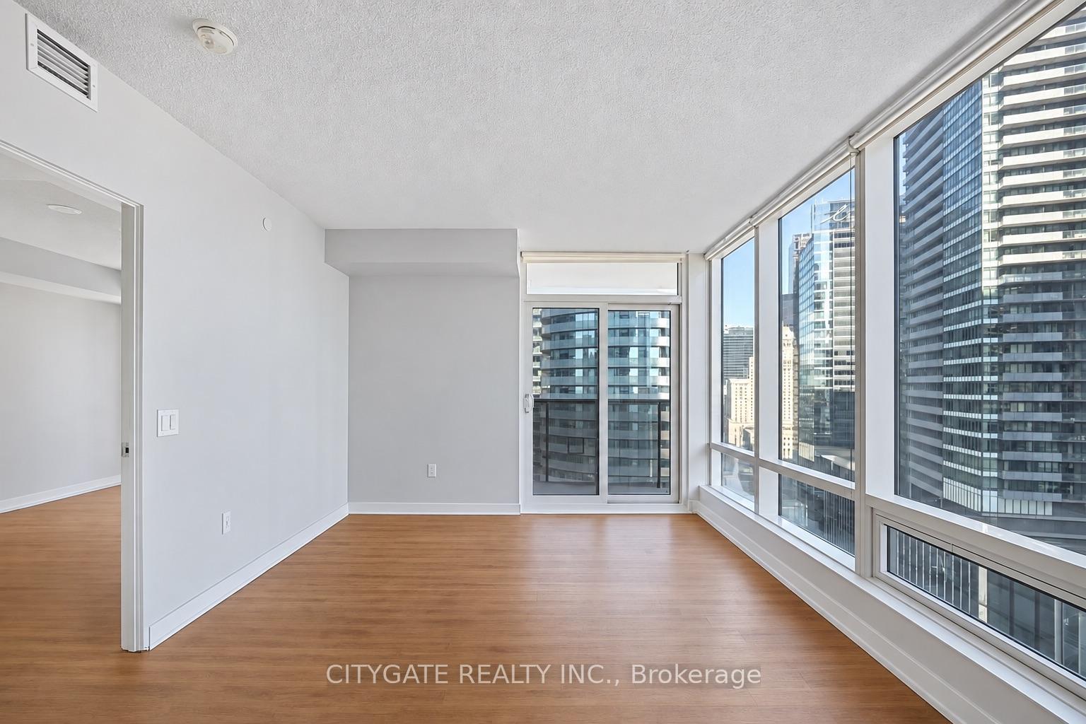 2003 - 10 York Street, Toronto 3