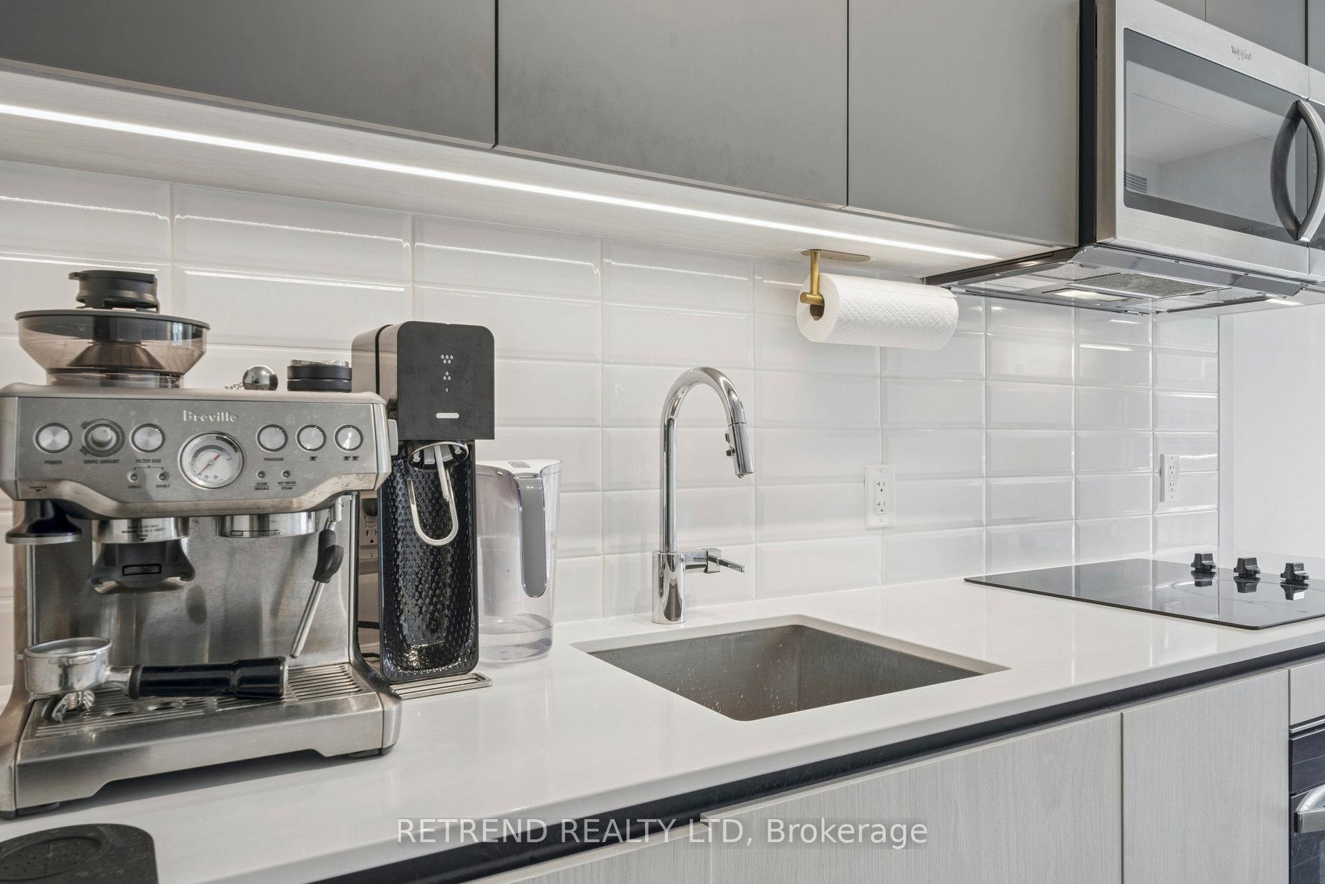 714 - 150 Logan Avenue, Toronto 4
