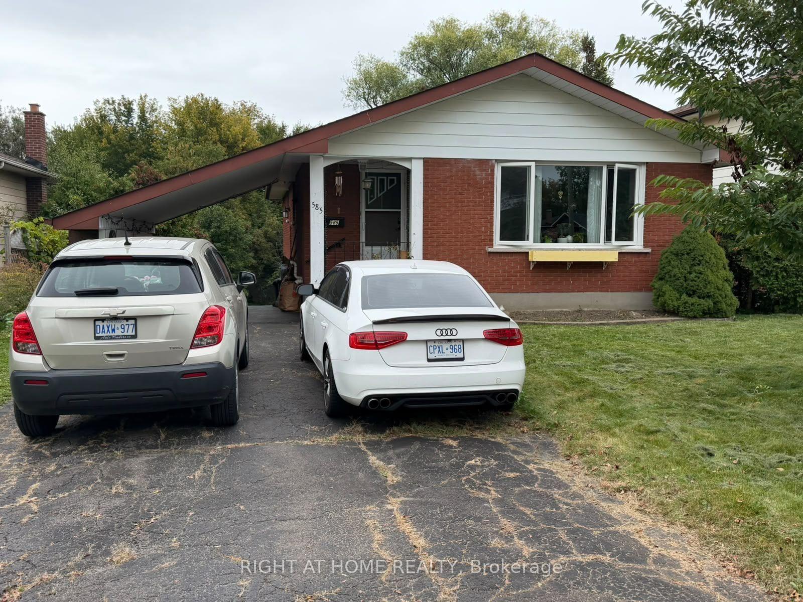 585 Brentwood Avenue Oshawa Ontario Canada Rented residential Mike McMahon Right at Home Realty, Brokerage*