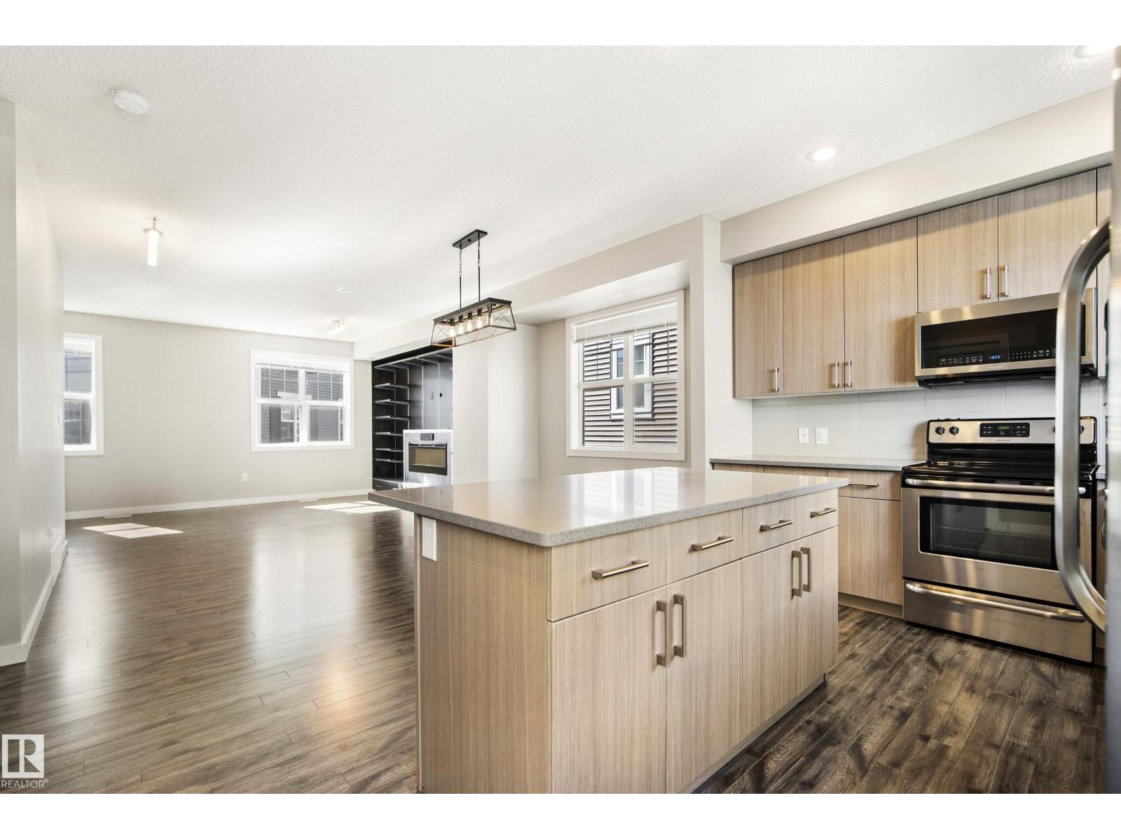 #82 2803 James Mowatt Trail SW Edmonton Alberta Canada Sale residential   HomeLife Guaranteed Realty
