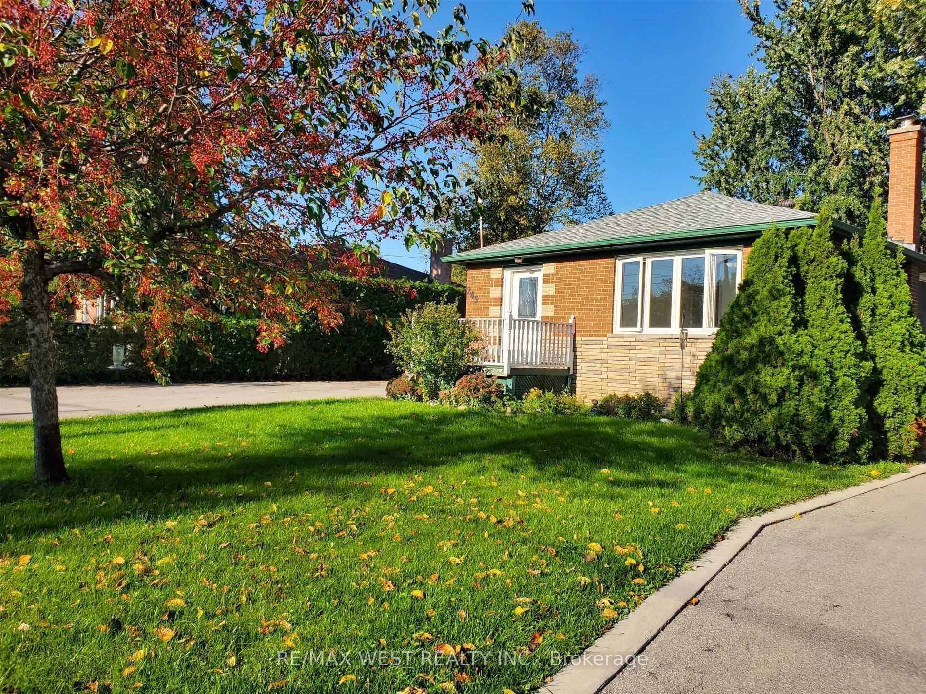 245 Kingsleigh Court Milton Ontario Canada Rent residential Fatima Ataei-Nokabadi RE/MAX West Realty Inc., Brokerage *