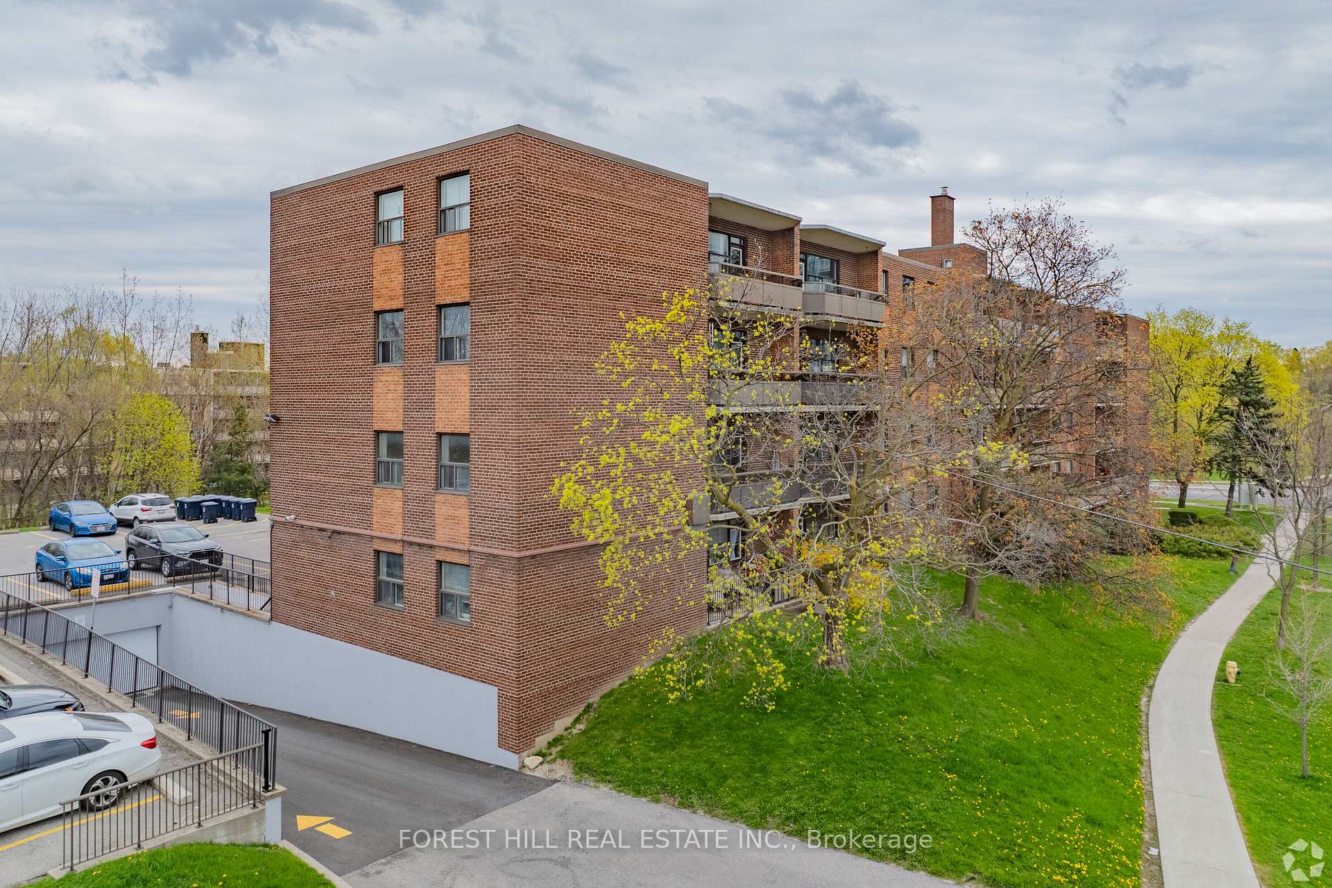 207 - 32 Clayland Drive Toronto Ontario Canada Rent residential   Forest Hill Real Estate Inc., Brokerage*