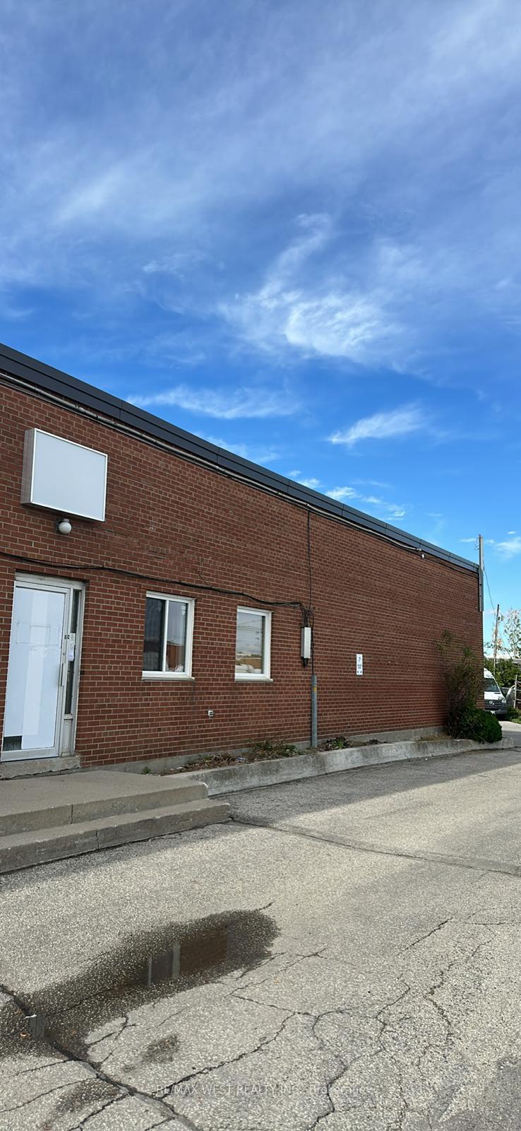 6C - 20 Millwick Drive Toronto Ontario Canada Lease commercial EVELYN FRILLES RE/MAX West Realty Inc., Brokerage *
