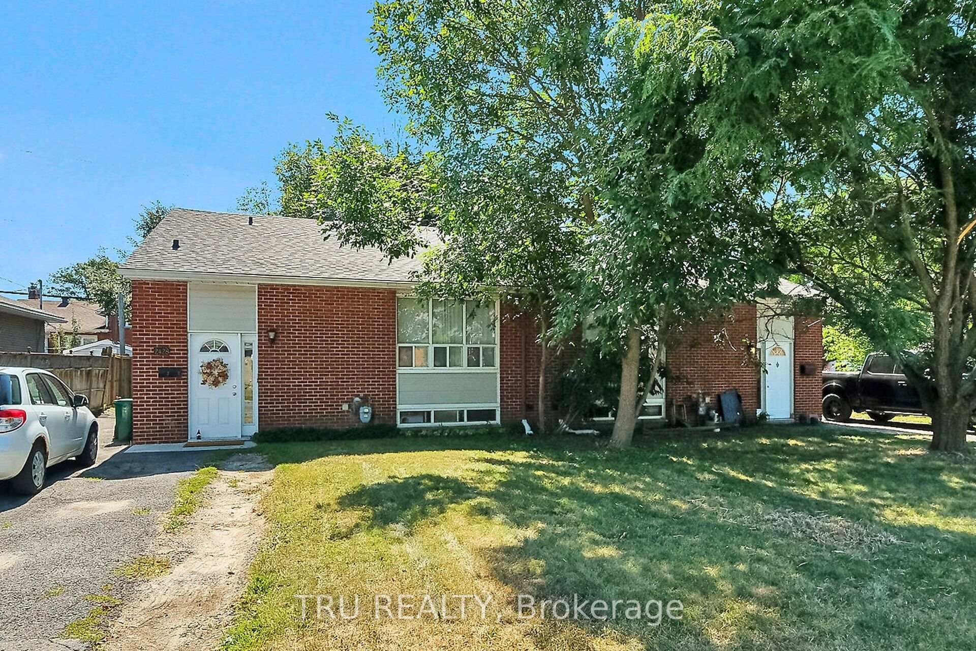 A - 2428 Iris Street Ottawa Ontario Canada Rent residential Marina Karshuli TRU REALTY , BROKERAGE*