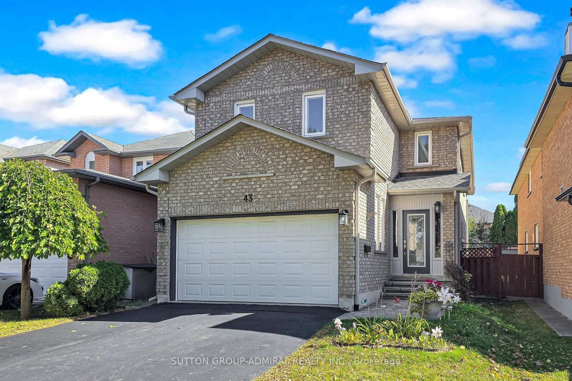 43 Berwick Crescent Richmond Hill Ontario Canada Sale residential Claudia Kovalev Sutton Group-Admiral Realty Inc., Brokerage *