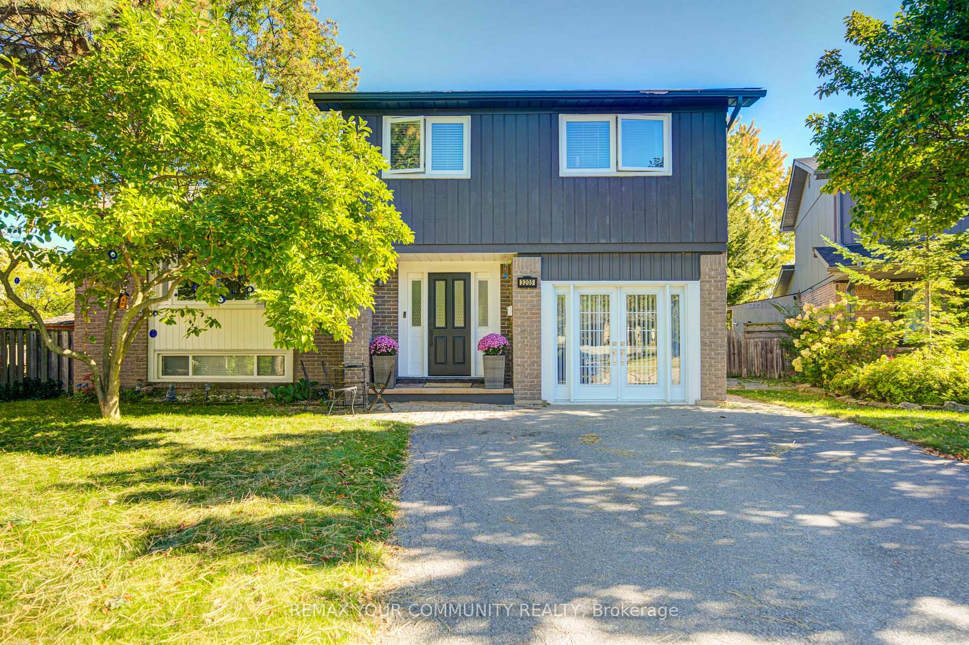 3205 Martins Pine Court Mississauga Ontario Canada Sale residential  MARYAM  MASHREGHI-MOHAMMADI Re/Max Your Community Realty, Brokerage *
