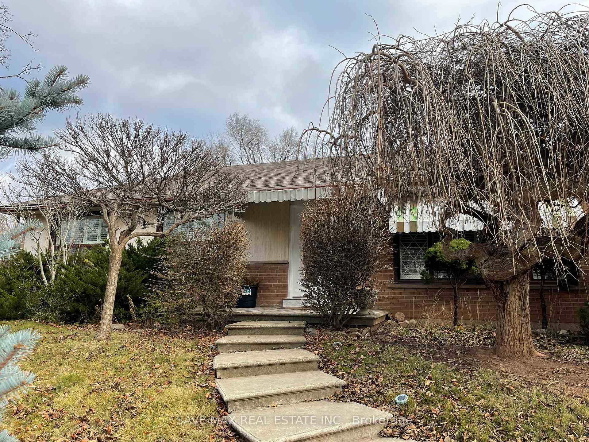 561 Weir Avenue Oakville Ontario Canada Rent residential   Save Max Real Estate Inc.