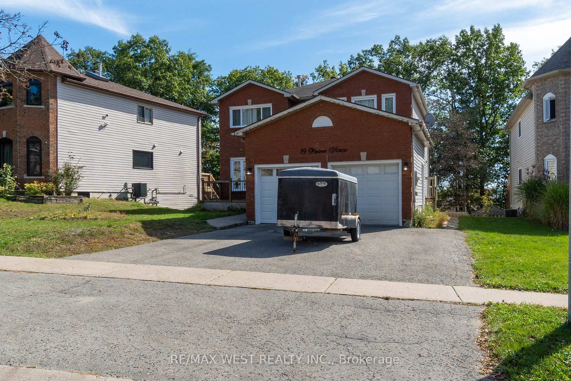 19 Moore Place Barrie Ontario Canada Sale residential Honey Choi | Toronto Real Estate Agent RE/MAX West Realty Inc., Brokerage