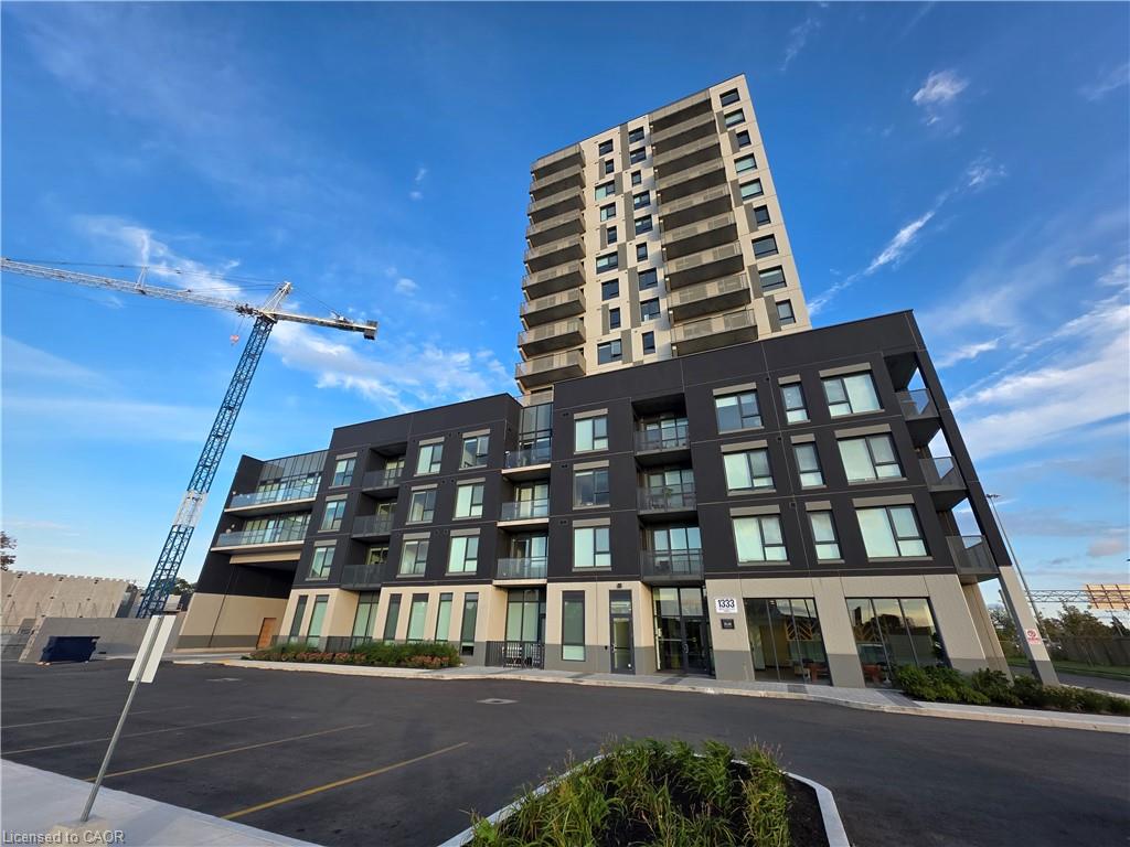905 - 1333 Weber Street Kitchener Ontario Canada Rent residential John Moniz RE/MAX Real Estate Centre Inc., Brokerage*