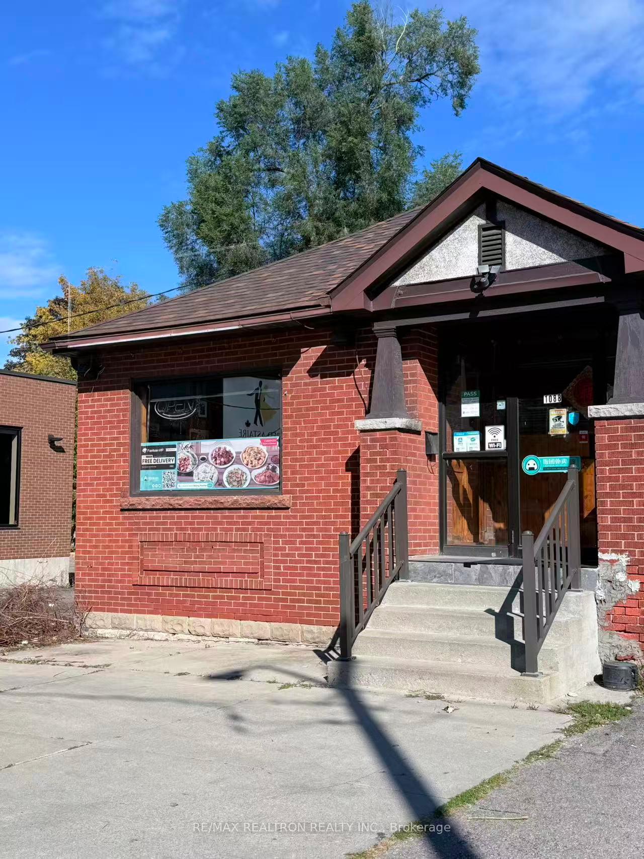 1088 Main Street W Hamilton Ontario Canada Sale commercial Zac Koshy RE/MAX Realtron Realty Inc., Brokerage*