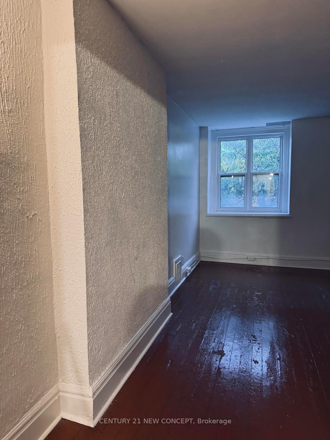 Upper Level - 585 Parliament Street Toronto Ontario Canada Rent residential HELEN KIM Century 21 New Concept, Brokerage*