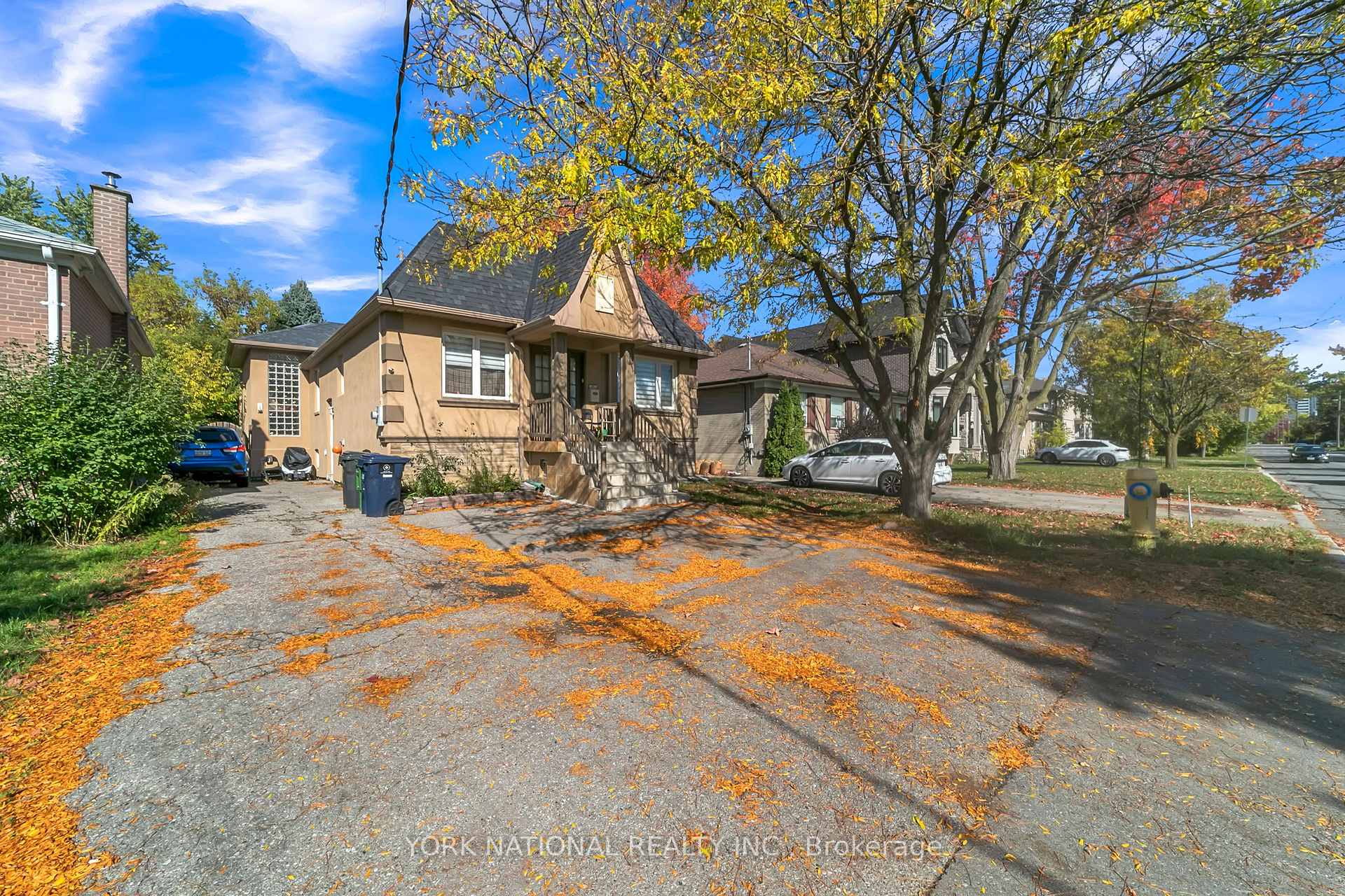 186 Patricia Avenue Toronto Ontario Canada Sale residential   York National Realty Inc.