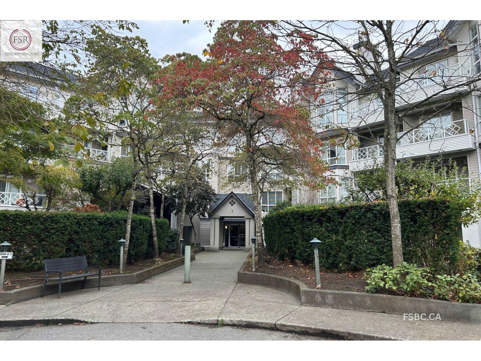 9979 140 ST Surrey British Columbia Canada Rent residential   First Stay Realty Inc.