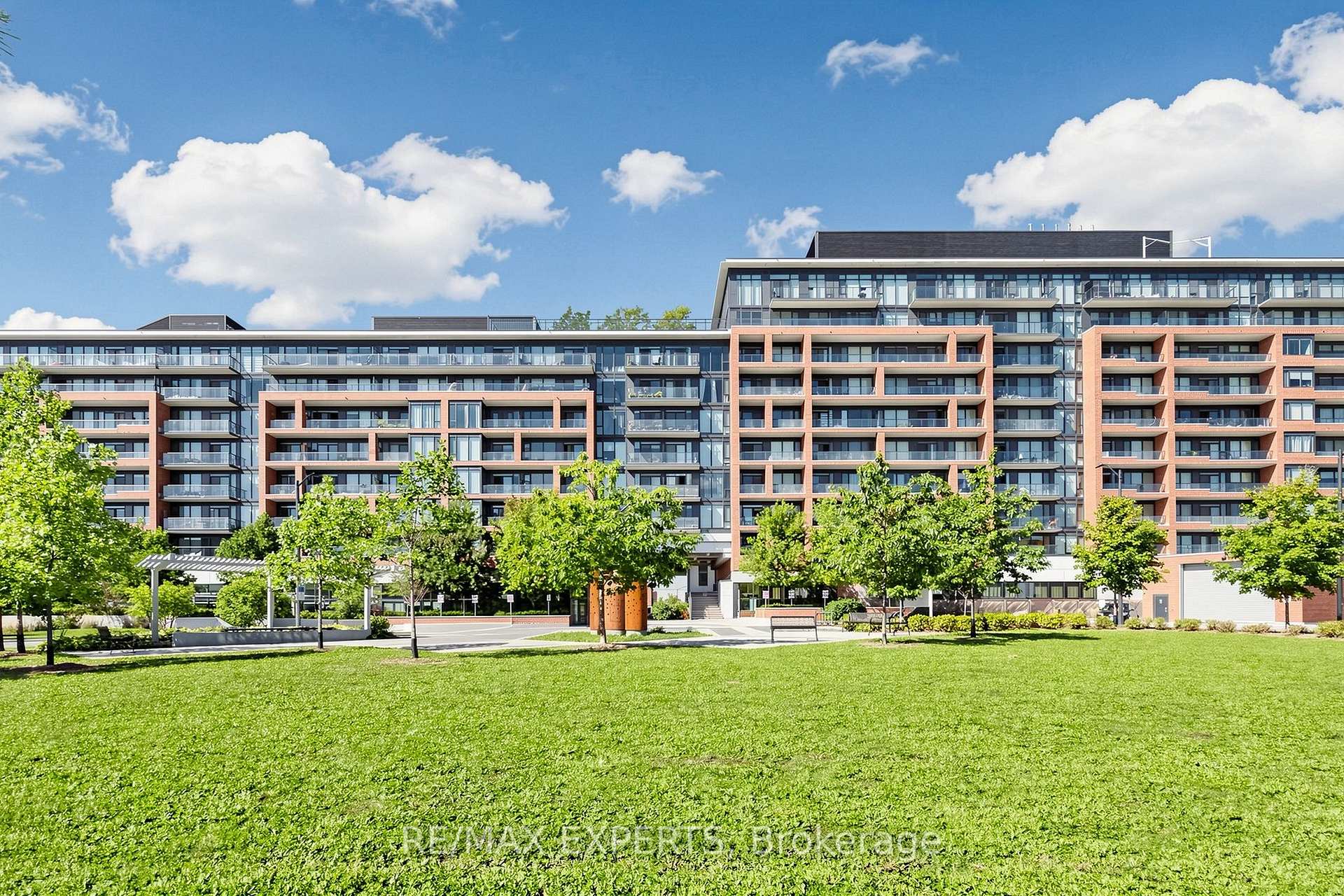 302 - 99 Eagle Rock Way Vaughan Ontario Canada Rent residential MICHELE STRAZZERI Re/Max Experts, Brokerage*