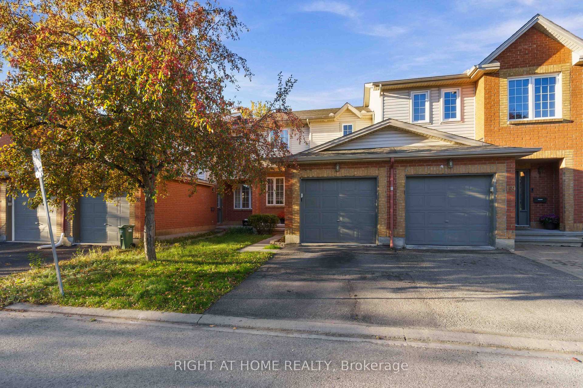 161 Kinross Private Ottawa Ontario Canada Sale residential Victor Jarema Right at Home Realty, Brokerage*