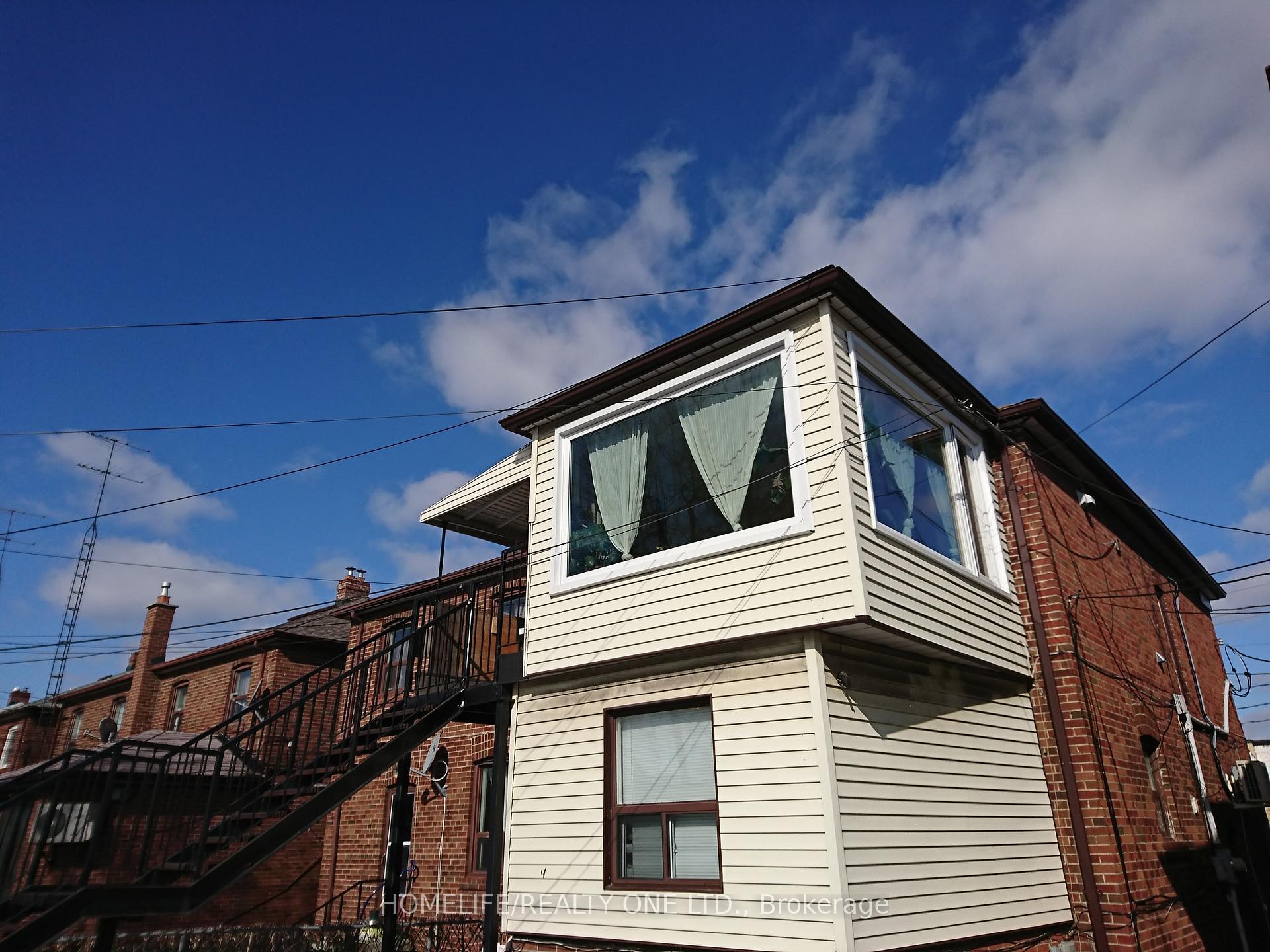 2 - 2301 Eglinton Avenue W Toronto Ontario Canada Rent residential Gerald Michaud HomeLife/Realty One Ltd., Brokerage