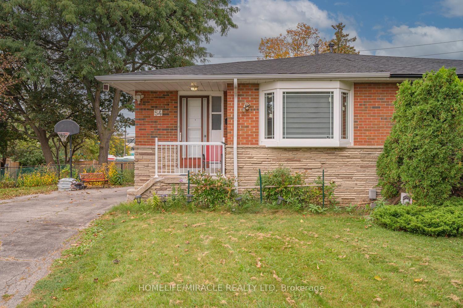 54 Sunderland Crescent Toronto Ontario Canada Sale residential Leon Schaumer HomeLife/Cimerman Real Estate Ltd., Brokerage*