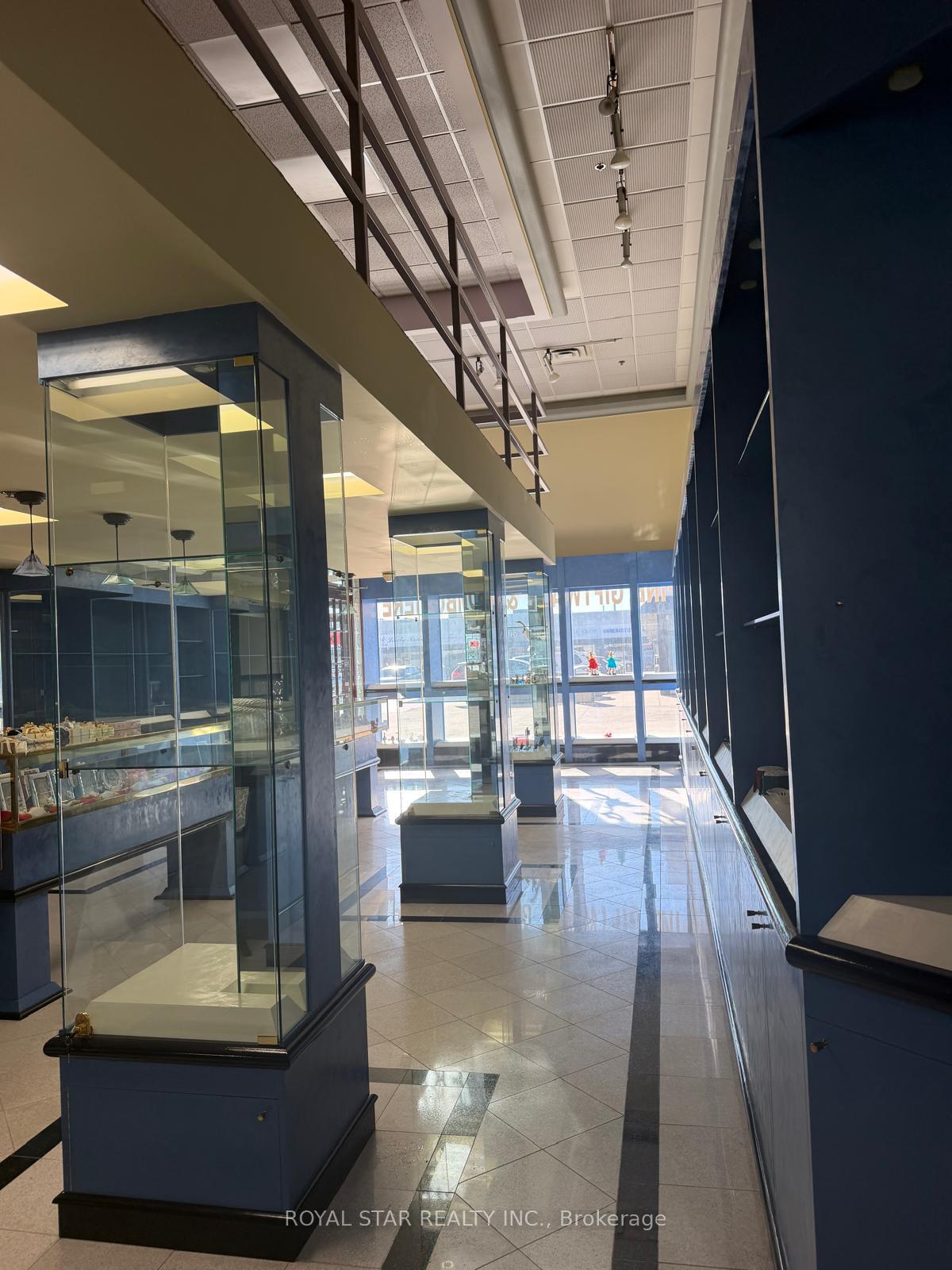 6 - 4040 Steeles Avenue W Vaughan Ontario Canada Lease commercial   Royal Star Realty Inc., Brokerage*